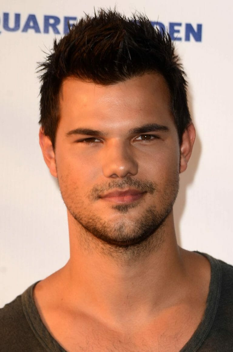 Taylor Lautner - Biography | HELLO!
